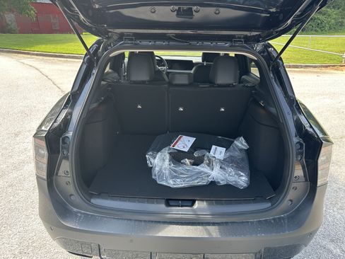 New 2025 Nissan Kicks SR image 18