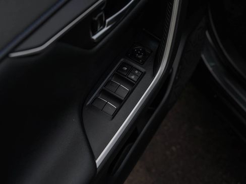 Used 2022 Toyota RAV4 XSE AWD/4WD image 10