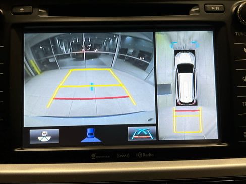 Used 2019 Toyota Highlander Limited Platinum w/ Carpet Mat Package (TMS) AWD/4WD image 31