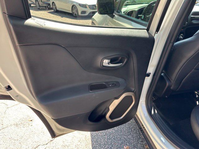 Used 2017 Jeep Renegade Limited AWD/4WD image 10