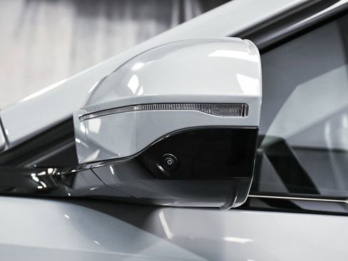 Used 2024 BMW i7 xDrive60 image 87