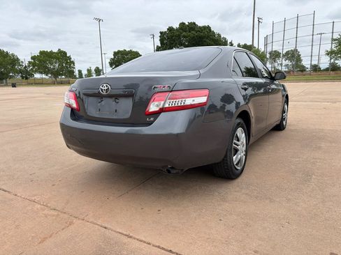 Used 2011 Toyota Camry LE FWD image 24
