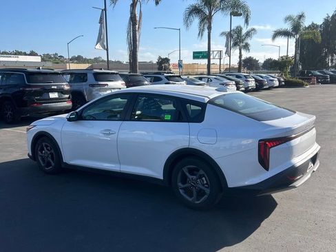 Used 2025 Kia K4 LXS image 8