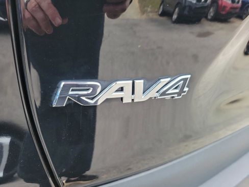 Used 2023 Toyota RAV4 XLE Premium image 10