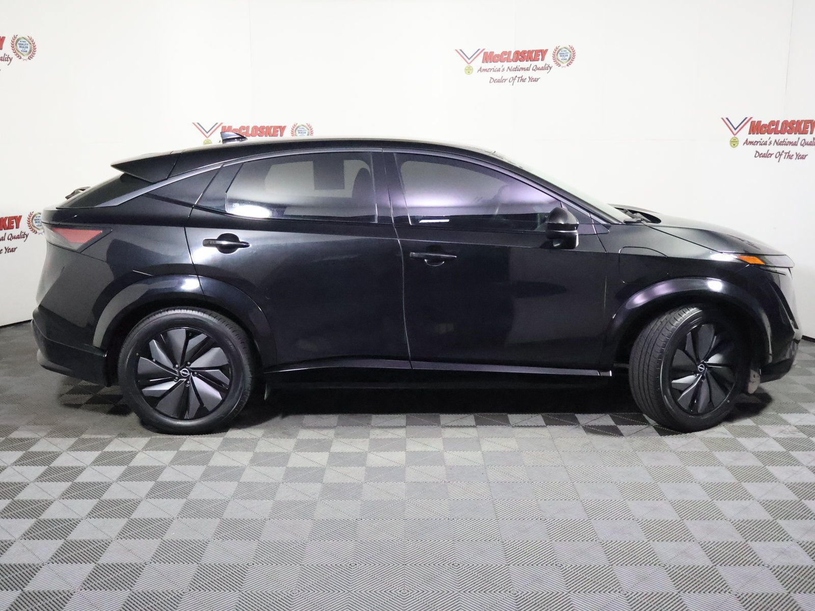 Used 2024 Nissan Ariya AWD image 3
