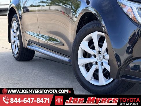 Used 2025 Toyota Corolla LE image 12