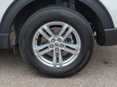 Used 2024 Ford Explorer XLT w/ Equipment Group 202A AWD/4WD image 14