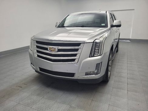 Used 2018 Cadillac Escalade ESV Luxury RWD image 15