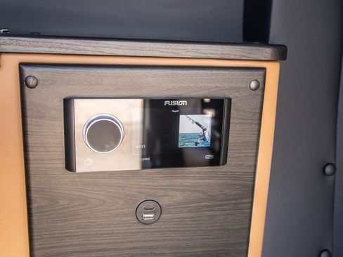 Used 2022 Mercedes-Benz Sprinter 3500 image 35