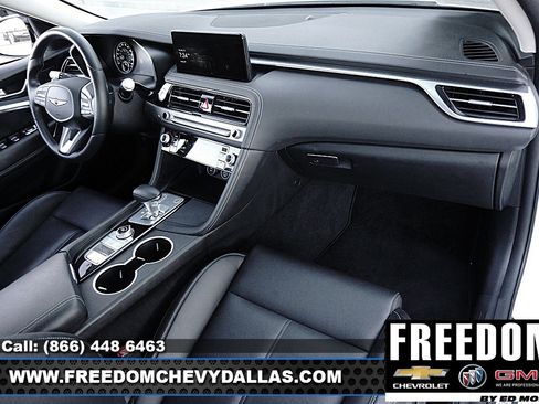 Used 2025 Genesis G70 2.5T image 8