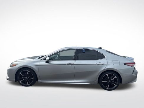 Used 2018 Toyota Camry XSE image 2