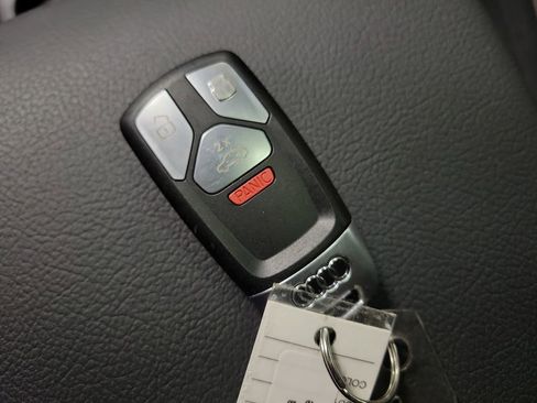 Used 2020 Audi Q5 Prestige w/ Prestige Package image 17