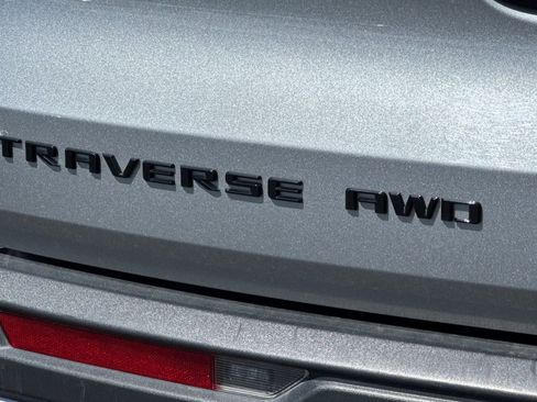 Used 2025 Chevrolet Traverse Z71 image 47