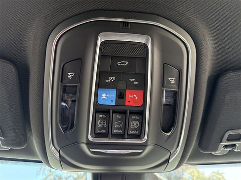 New 2025 Jeep Grand Cherokee L Limited w/ Luxury Tech Group II image 17