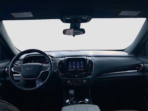 Used 2022 Chevrolet Traverse LT image 19