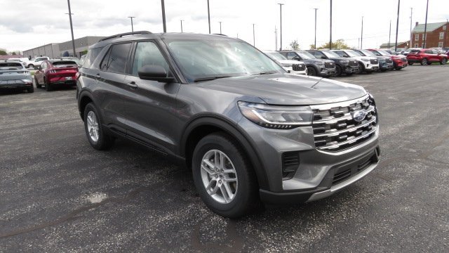 Used 2026 Ford Explorer Active AWD/4WD image 1