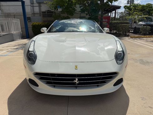 Used 2015 Ferrari California T RWD image 5