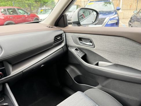 Used 2023 Nissan Rogue SV AWD/4WD image 18