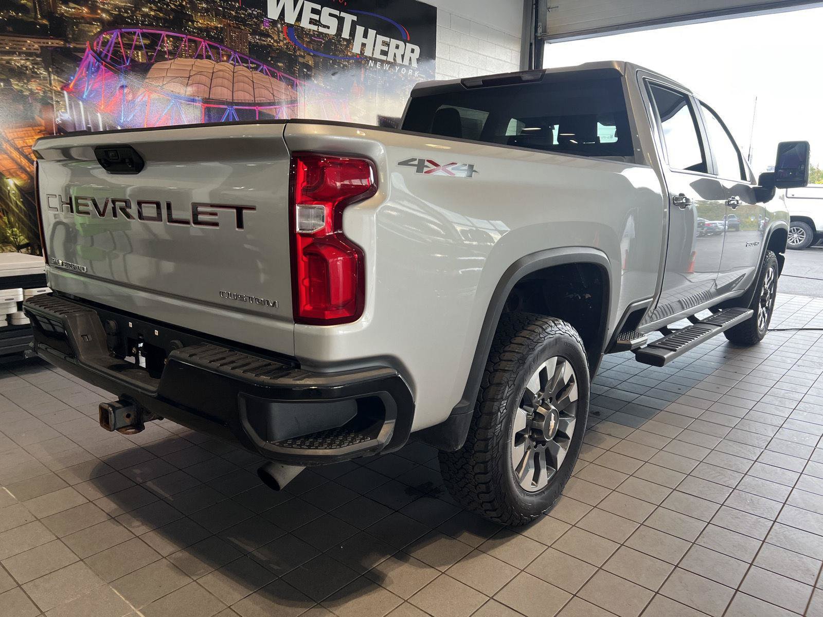 Used 2021 Chevrolet Silverado 2500 Custom w/ Custom Value Package AWD/4WD image 8