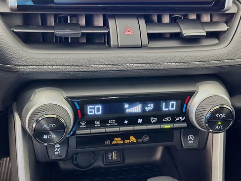 Certified 2025 Toyota RAV4 XLE w/ Convenience Package FWD image 16
