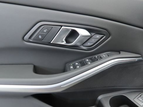 Used 2025 BMW 330i Sedan w/ Convenience Package image 25