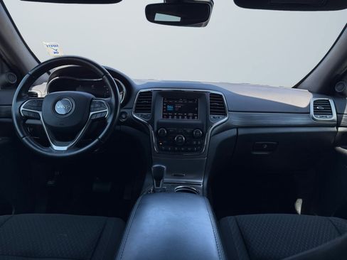 Used 2021 Jeep Grand Cherokee Laredo image 10