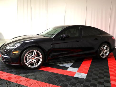 Used 2019 Porsche Panamera w/ Premium Package Plus image 7