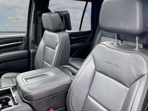 Used 2024 GMC Yukon Denali w/ Denali Reserve Package AWD/4WD image 20