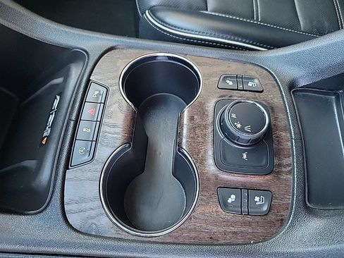 Used 2023 GMC Acadia Denali FWD image 30