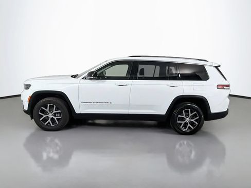 Used 2023 Jeep Grand Cherokee L Limited AWD/4WD image 4