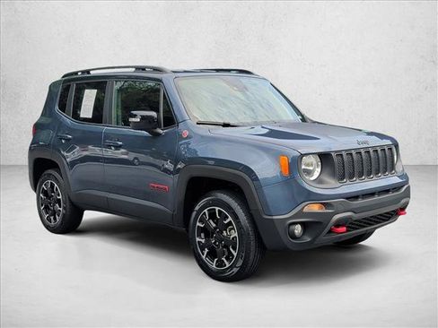 Used 2023 Jeep Renegade Trailhawk AWD/4WD image 3
