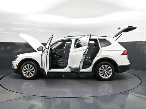 Used 2018 Volkswagen Tiguan SE FWD image 47