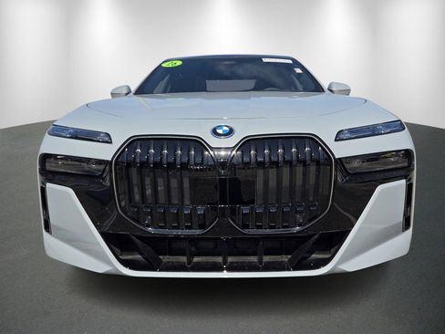 New 2026 BMW 750e xDrive 750e xDrive w/ Executive Package image 2