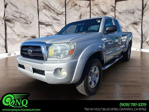 Used 2006 Toyota Tacoma PreRunner image 1