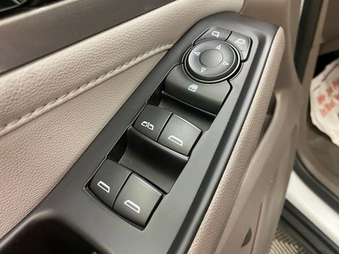 Used 2020 Chevrolet Traverse LT AWD/4WD image 19