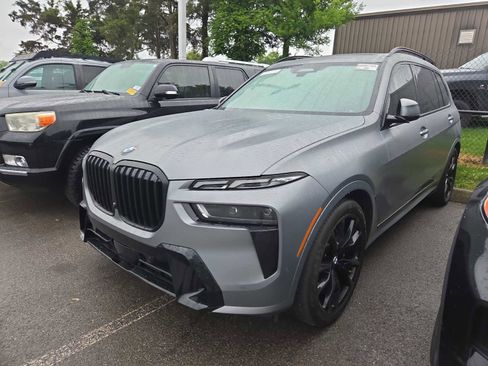 Used 2023 BMW X7 xDrive40i w/ Executive Package AWD/4WD image 9