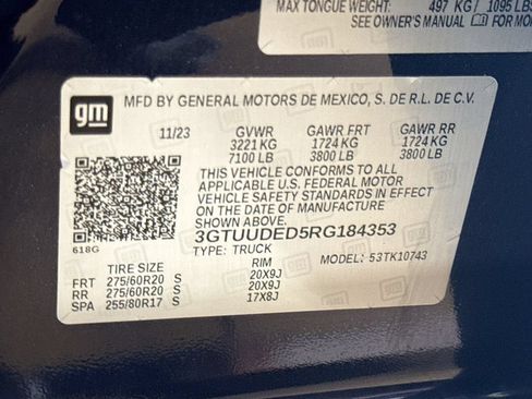 Used 2024 GMC Sierra 1500 SLT w/ SLT Premium Plus Package AWD/4WD image 34