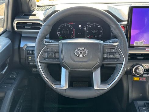 New 2025 Toyota Tacoma TRD Off-Road AWD/4WD image 13