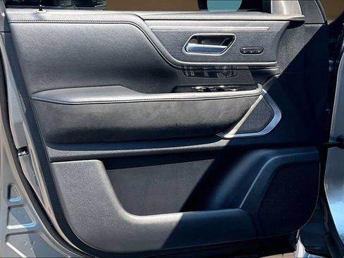 Used 2025 INFINITI QX80 Sensory AWD/4WD image 22