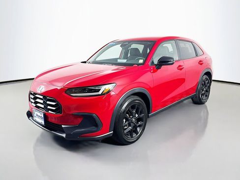 Used 2025 Honda HR-V Sport image 3