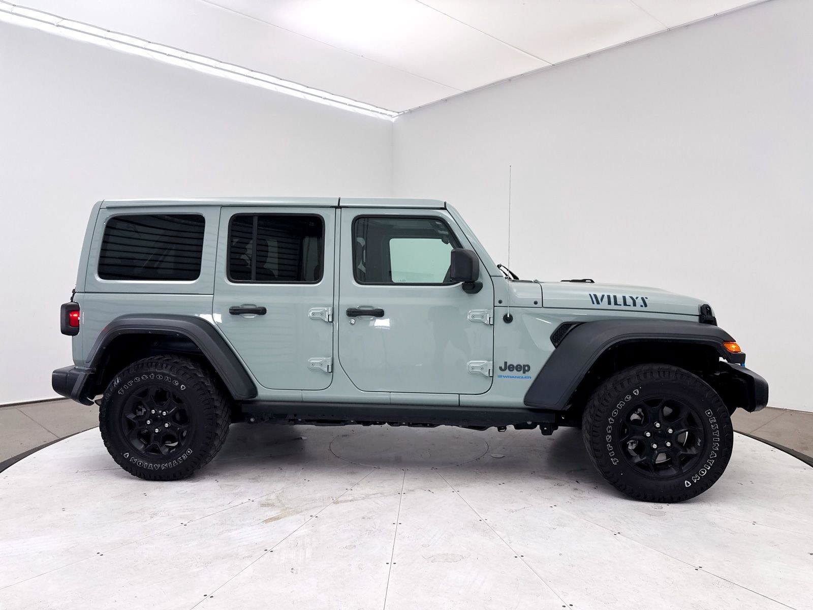 Used 2023 Jeep Wrangler Unlimited w/ Cold Weather Group AWD/4WD image 33