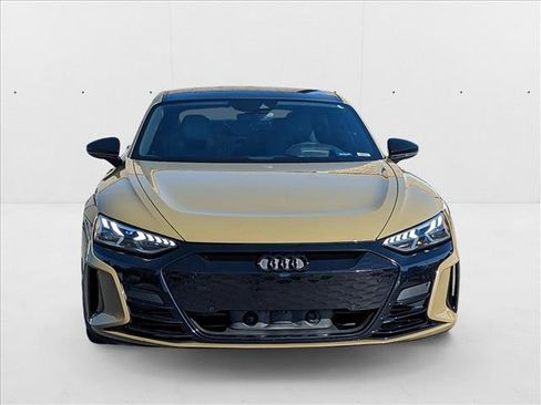 Used 2022 Audi e-tron GT Prestige image 2