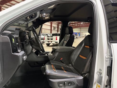 Used 2024 GMC Sierra 2500 AT4 w/ AT4 Preferred Package AWD/4WD image 13
