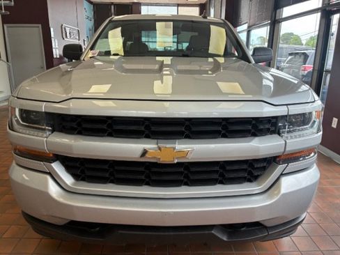 Used 2018 Chevrolet Silverado 1500 Custom w/ Custom Value Package RWD image 5