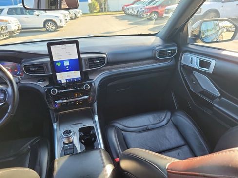 Certified 2023 Ford Explorer Platinum w/ Technology Package image 21