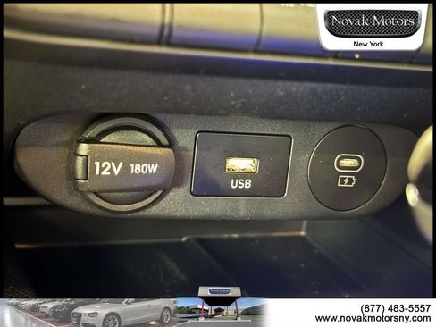 Used 2025 Hyundai Elantra Limited FWD image 20