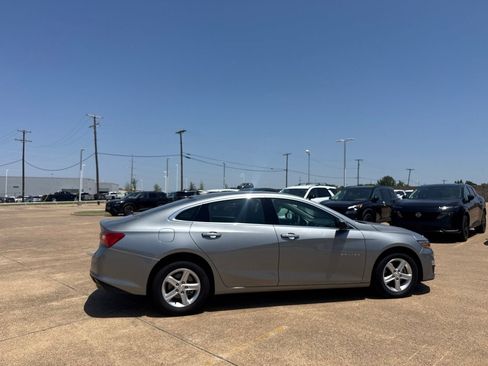 Used 2025 Chevrolet Malibu LS FWD image 22