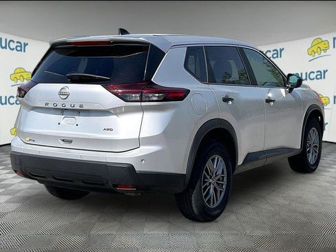 Used 2024 Nissan Rogue S AWD/4WD image 6