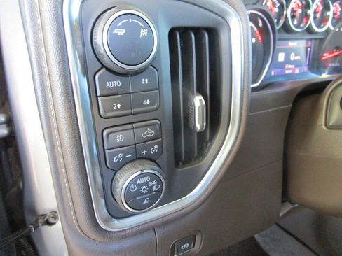 Used 2019 Chevrolet Silverado 1500 LTZ image 34