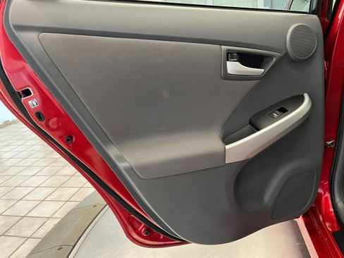 Used 2011 Toyota Prius Five image 28